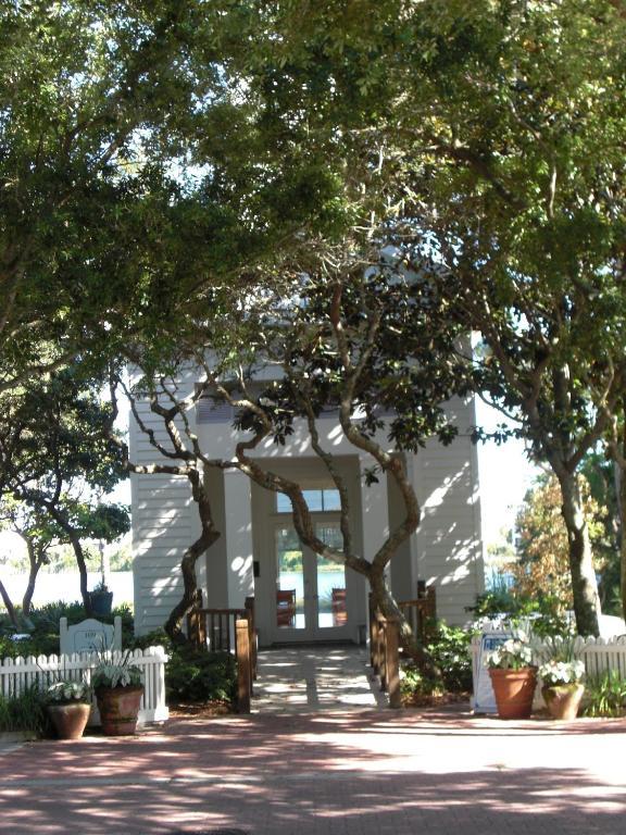 רוזמרי ביץ' Carillon Beach Resort Inn מראה חיצוני תמונה